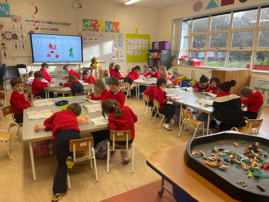 Naíonáin Shóisir